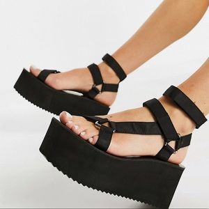 Tia chunky sporty flatforms